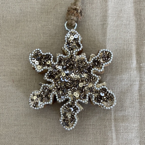 Wood snowflake ornaments. Handmade ornaments - Picture 2 of 6